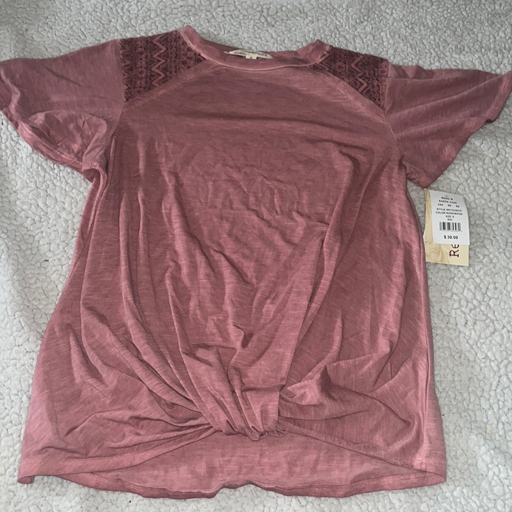 Rewind T-shirt. Color:Pink. Size: Small